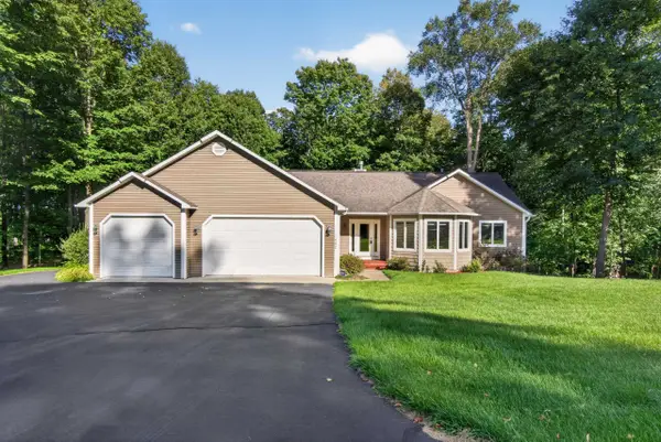 1482 Oban, Traverse City, MI 49696