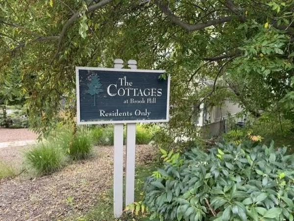 35 Brook Hill Cottages, Glen Arbor, MI 49636