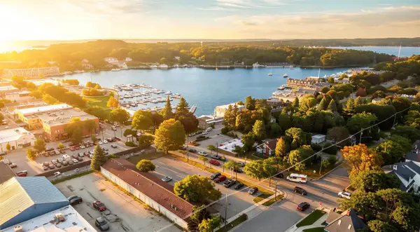 101 W Hurlbut, Charlevoix, MI 49720
