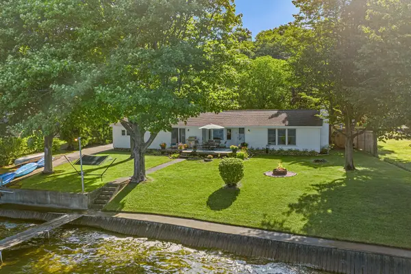 7838 S Lakeview, Traverse City, MI 49684