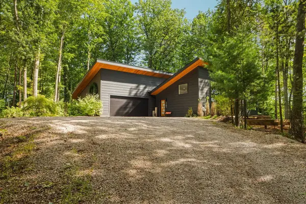 7103 Lake View, Lake Ann, MI 49650