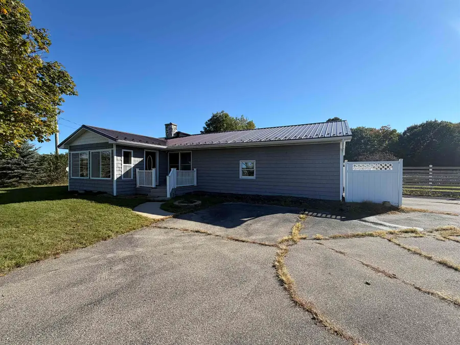 288 30th, Six Lakes, MI 48886 - #2