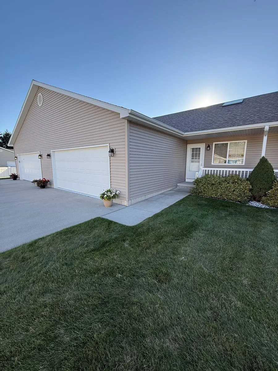 2816 Meadowwood, Mount Pleasant, MI 48858 - #2