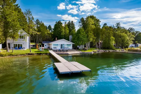 540 E Harbor, Maple City, MI 49664