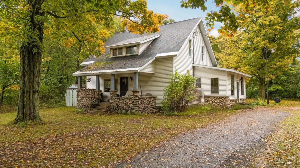 203 S Pioneer, Beulah, MI 49617 - #1