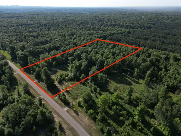 1128 E Solaris, Maple City, MI 49664