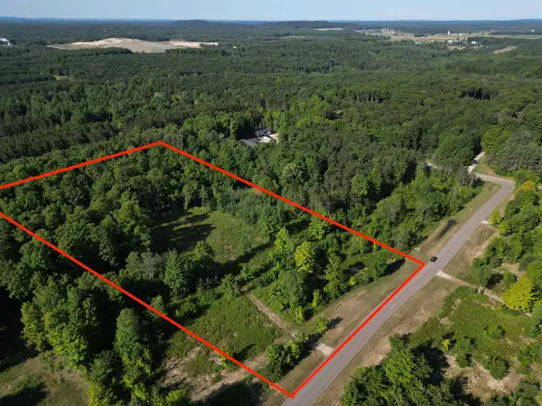1060 E Solaris, Maple City, MI 49664