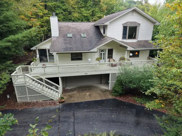 3300 W Trumbull, Maple City, MI 49664