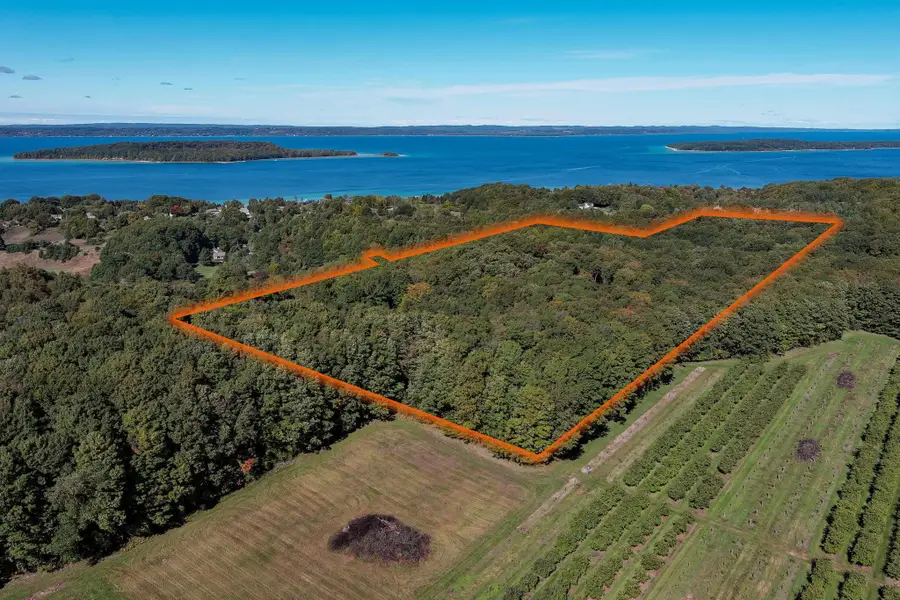 00 Lin Dale, Traverse City, MI 49686 - #2