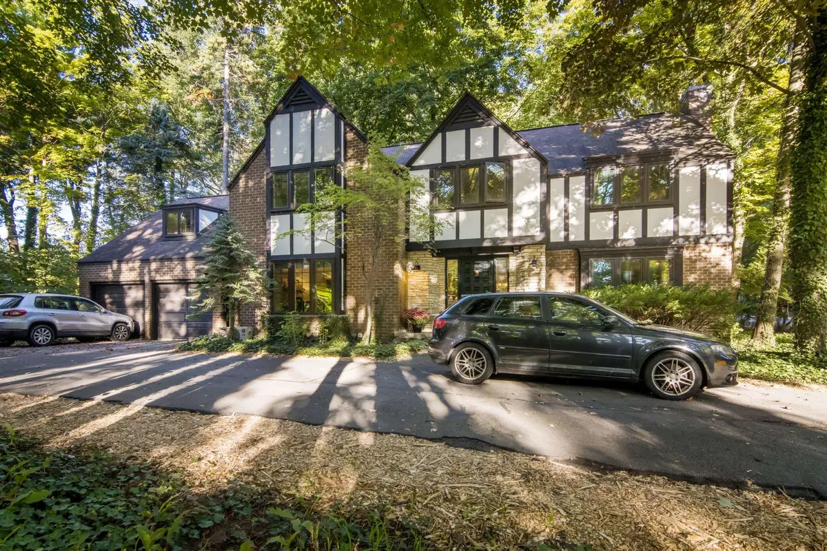 1302 Peninsula, Traverse City, MI 49686 - #1