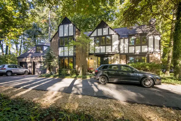 1302 Peninsula, Traverse City, MI 49686