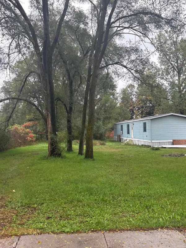 7461 3rd, Thompsonville, MI 49683