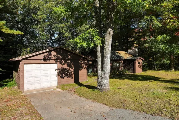5522 Karlin, Interlochen, MI 49643
