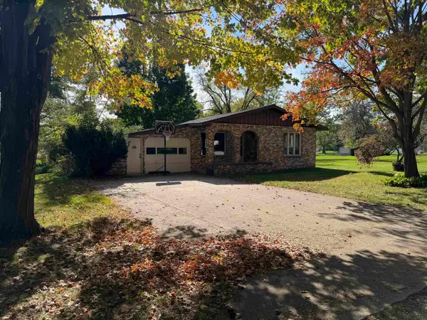 623 Mill, Alma, MI 48801