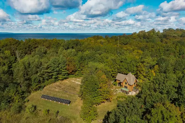 5150 Eagles Nest, Leland, MI 49654