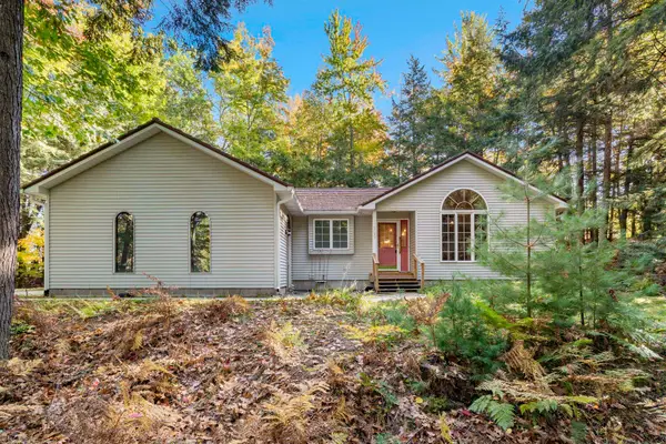 5763 Mackenzie, Kewadin, MI 49648