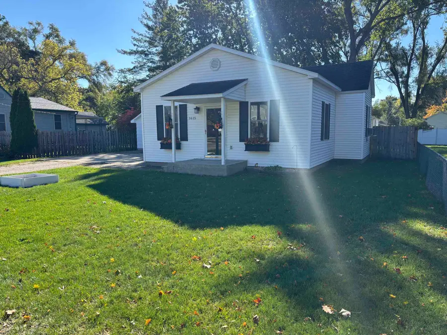 1615 W Broadway, Mount Pleasant, MI 48858 - #2