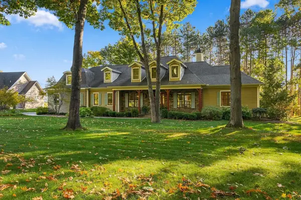 5552 S Spyglass Ridge, Suttons Bay, MI 49682