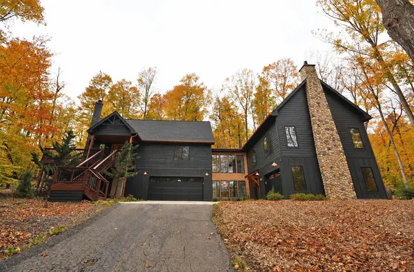 2622 W Hidden Birch, Maple City, MI 49664