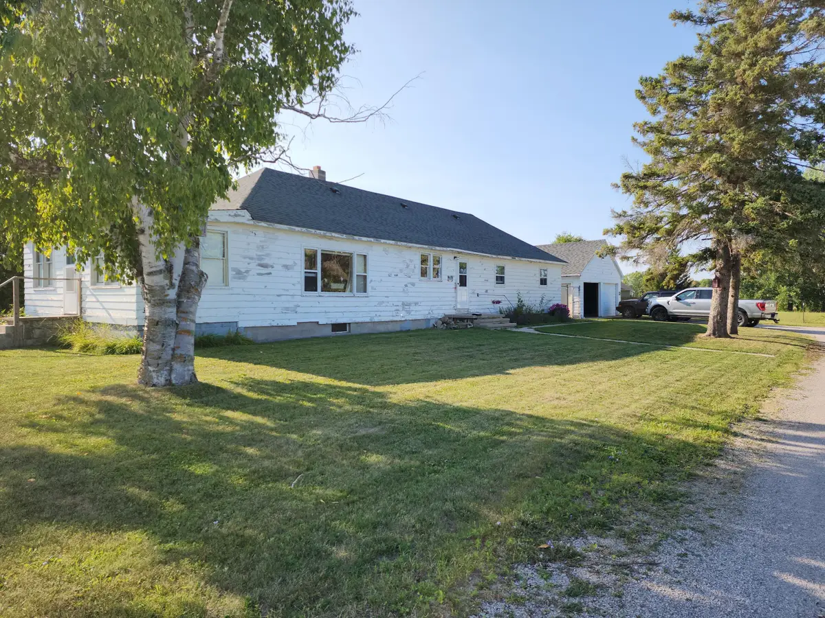 622 W Lincoln Avenue, Cheboygan, MI 49721 - Image #1