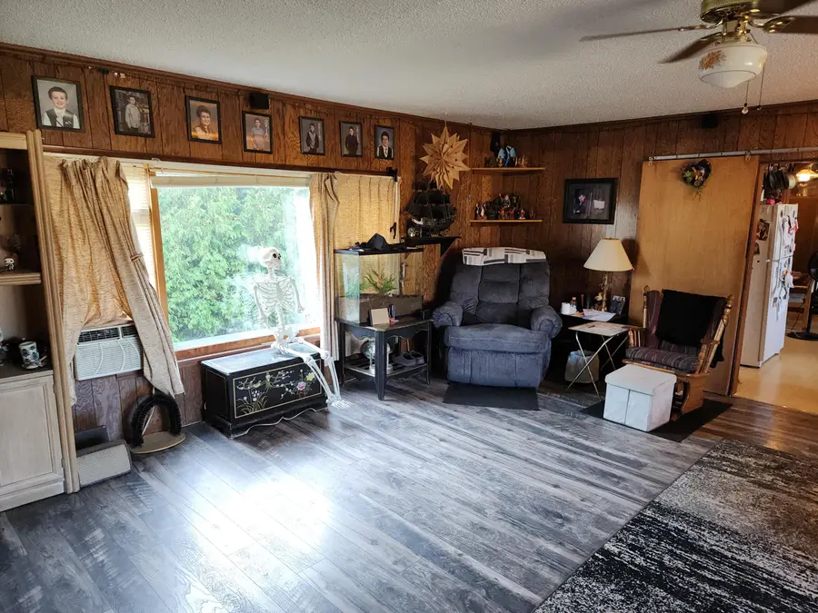 622 W Lincoln Avenue, Cheboygan, MI 49721 - Image #2