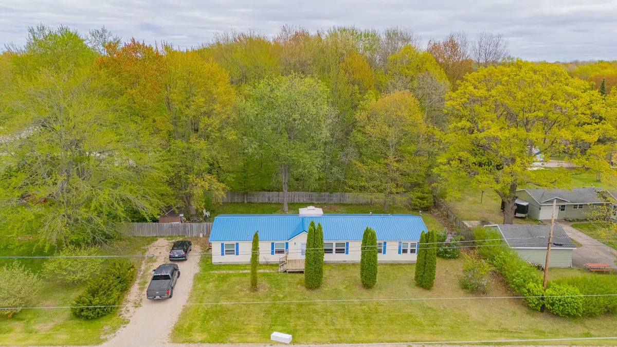 299 Cloverleaf Lane, Houghton Lake, MI 48629 - #1