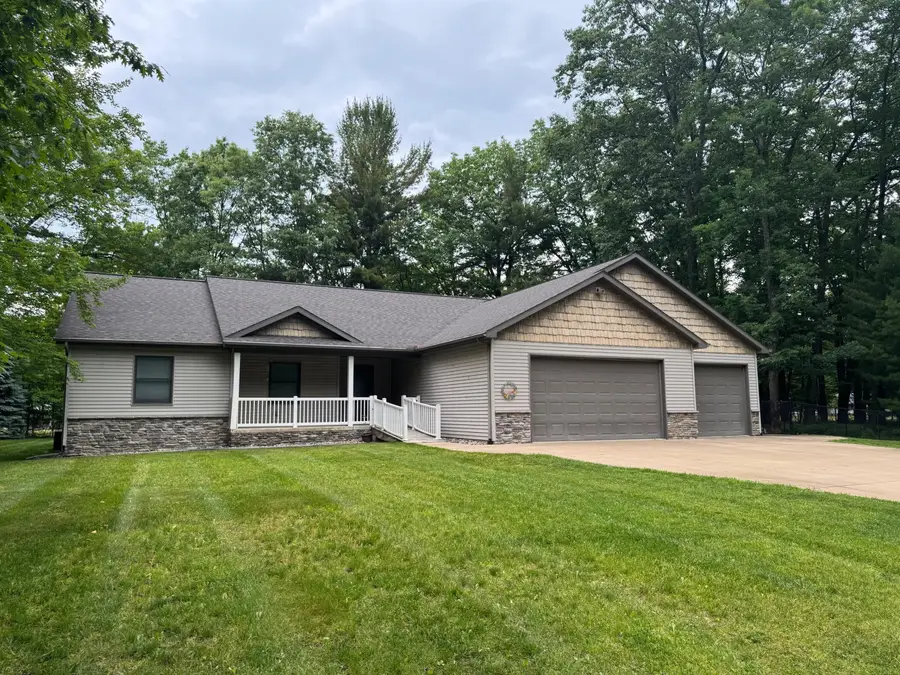 147 Indian Oaks Trail, Prudenville, MI 48651 - Image #2