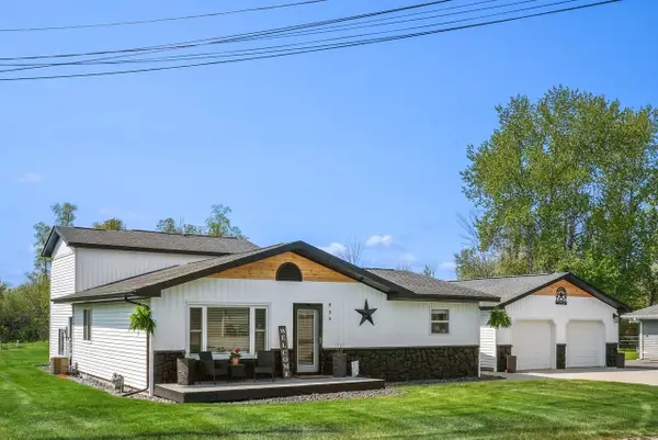 809 Iroquois Avenue, Prudenville, MI 48651