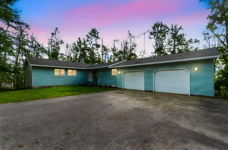 6494 Mt Vernon Hills Drive, Vanderbilt, MI 49795 - Image #3