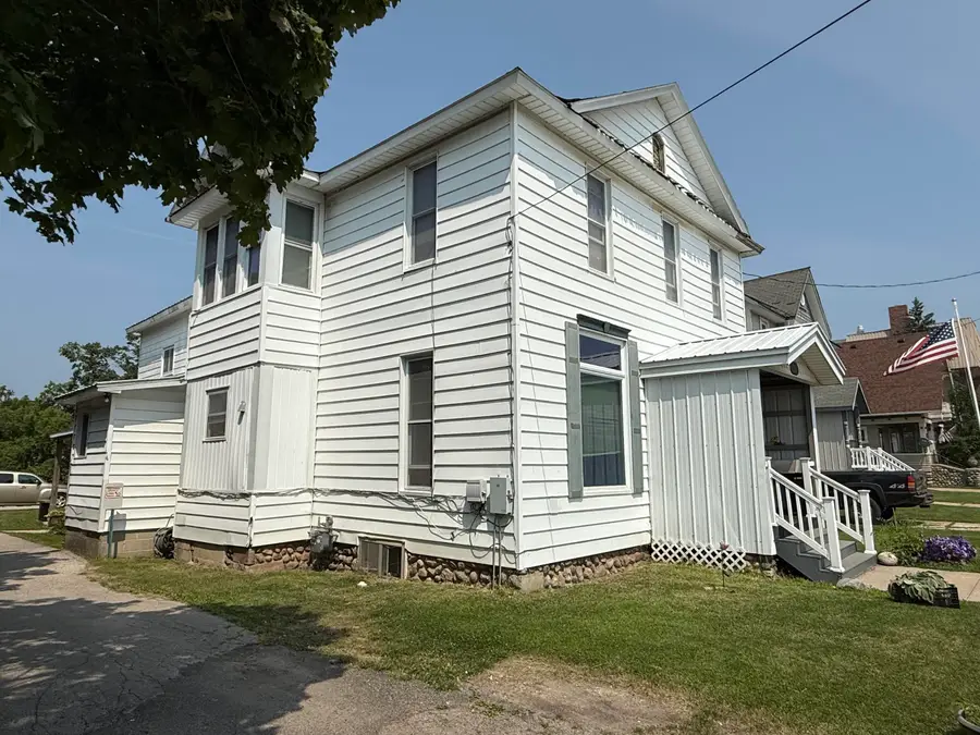 325 & 319 N Huron Street, Cheboygan, MI 49721 - Image #3