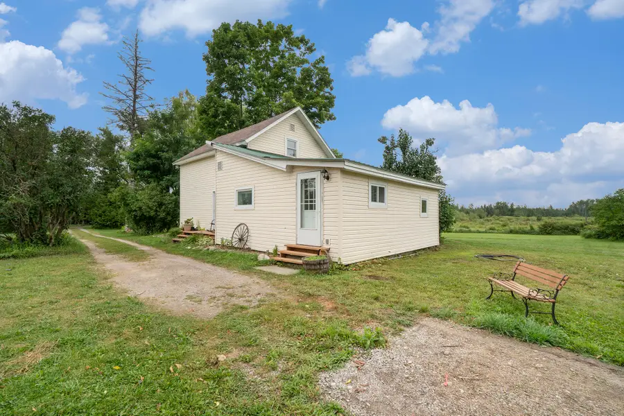 8598 Page Road, Cheboygan, MI 49721 - Image #3