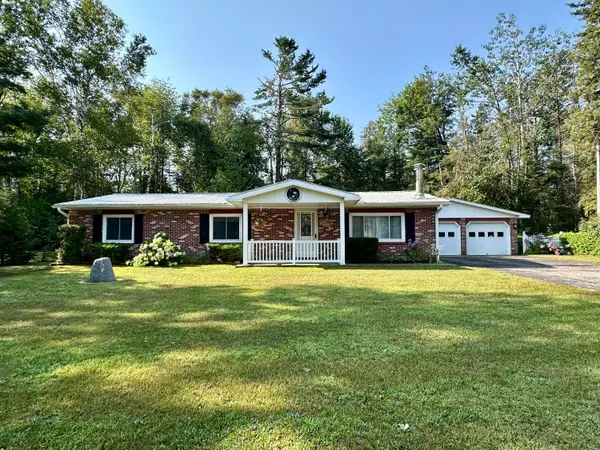 1083 Shore Drive, Cheboygan, MI 49721