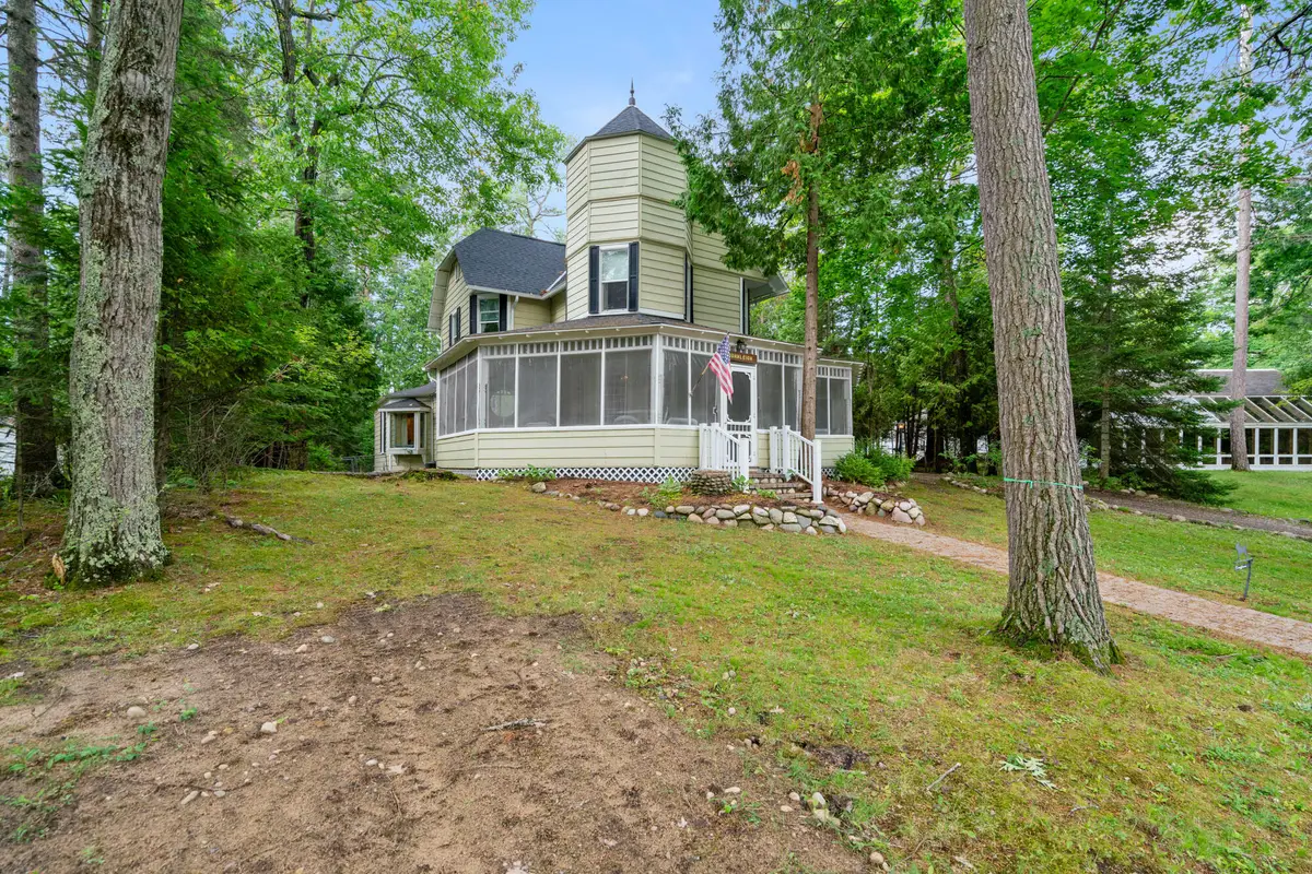 6378 Hillside Avenue, Indian River, MI 49749 - Image #1