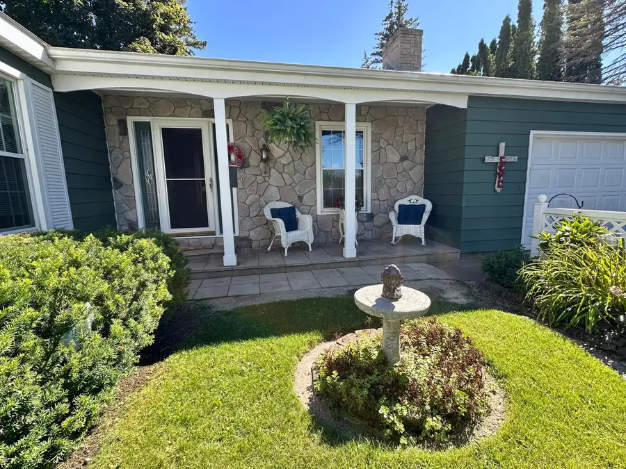 444 Riverside Drive, Cheboygan, MI 49721 - Image #2