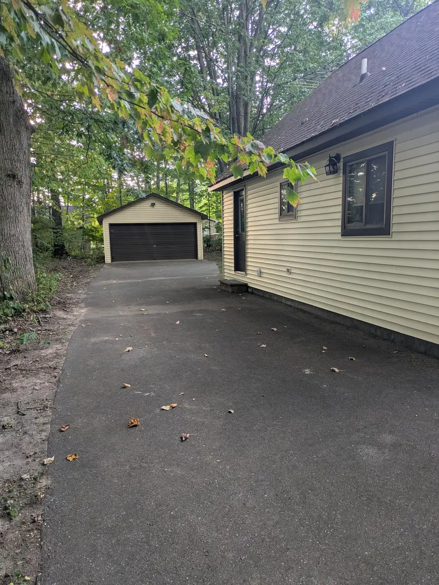 309 Englewood Drive, Roscommon, MI 48653 - Image #2