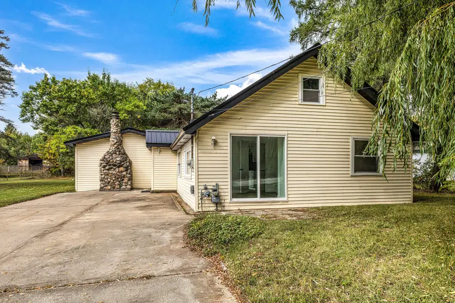 1750 S Loxley Road, Houghton Lake, MI 48629 - Image #2