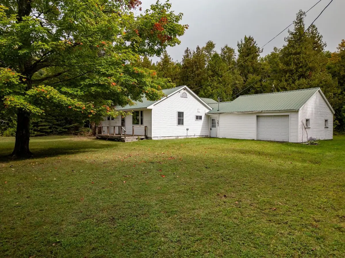 1916 W Us-2 Highway, Saint Ignace, MI 49781 - Image #1