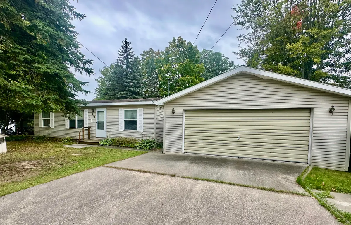 125 Mary Road, Houghton Lake, MI 48629 - Image #1