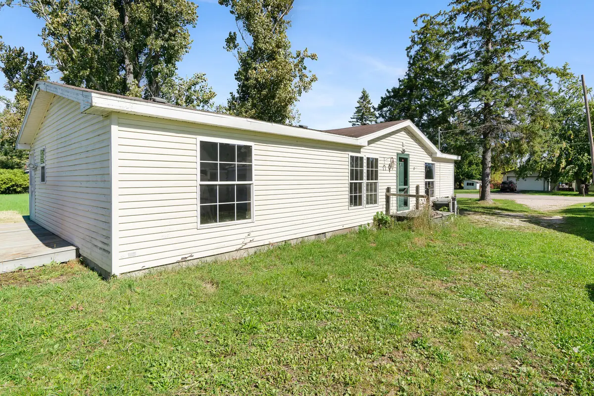 207 N Western Avenue, Cheboygan, MI 49721 - Image #1