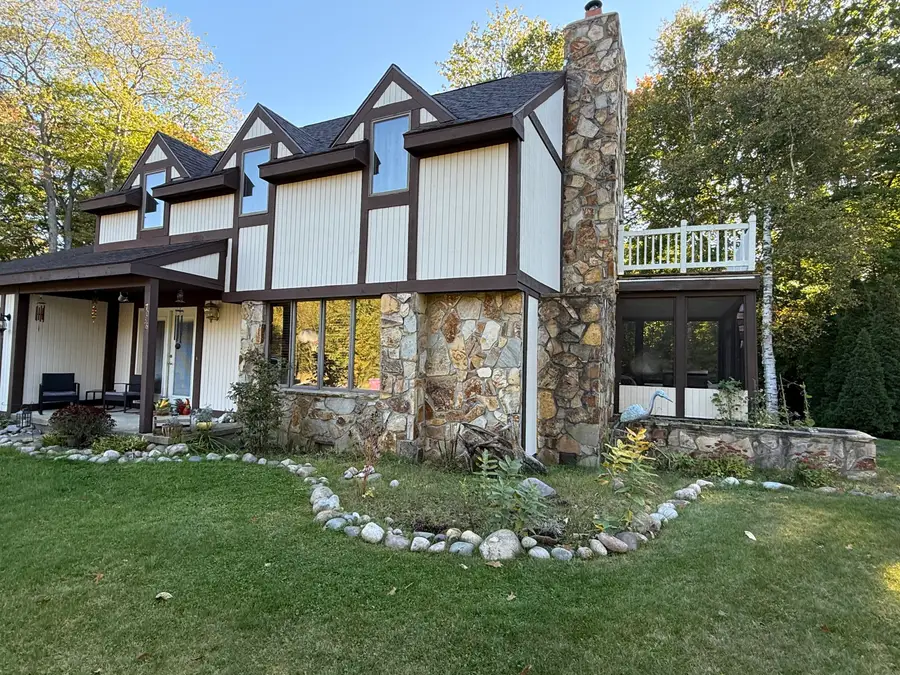 7036 W Woodlea Road, Oscoda, MI 48750 - Image #2