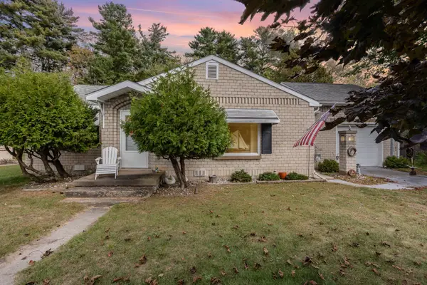 604 W Wadsworth Street, East Tawas, MI 48730