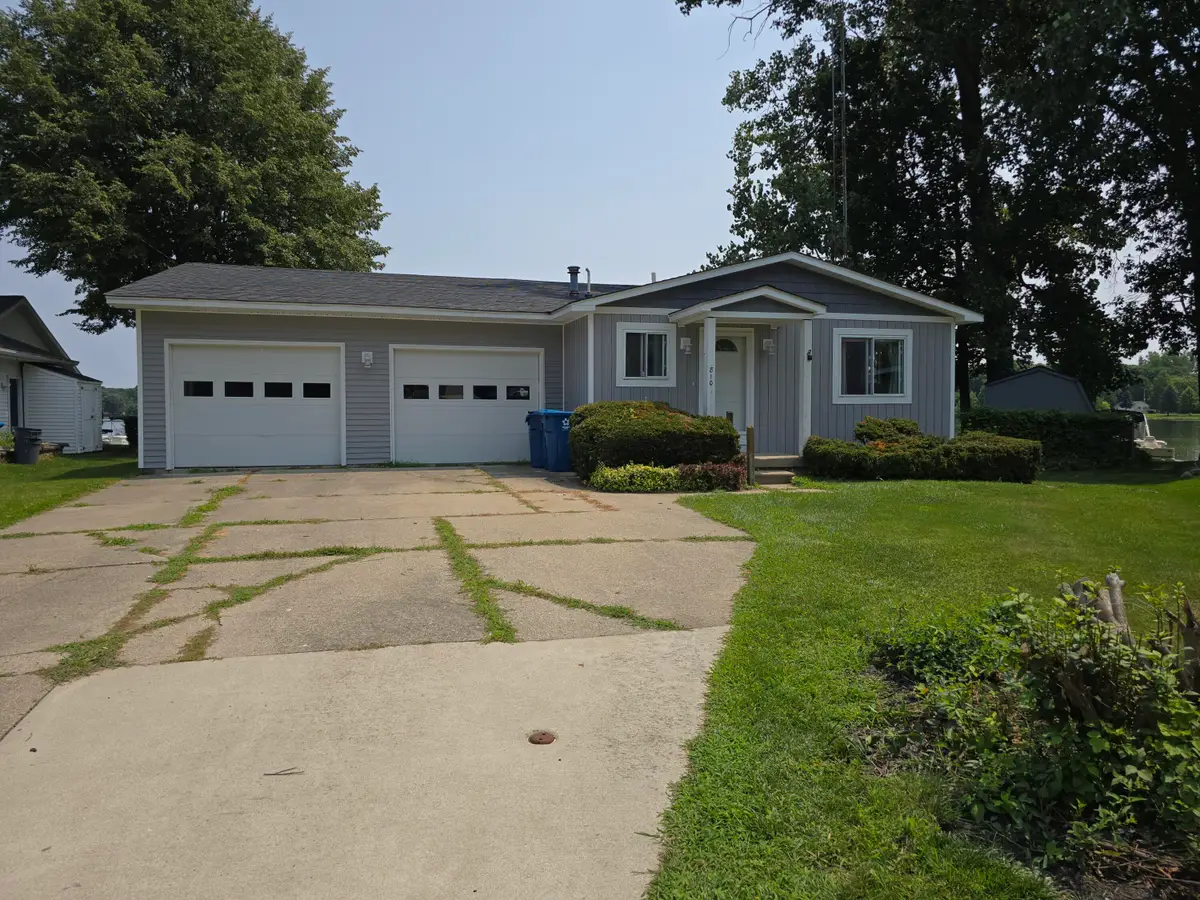 810 Holly Bush Court, Holly, MI 48442 - Image #1