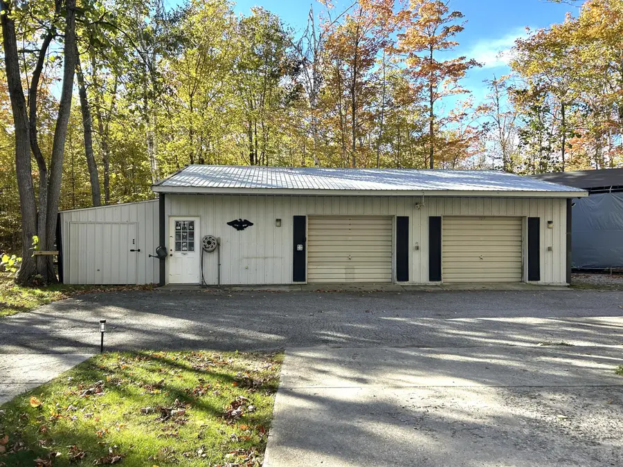 10286 E Grand Lake Rd, Presque Isle, MI 49777 - Image #2