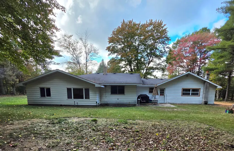 186 N Everett Road, Harrisville, MI 48740 - Image #2