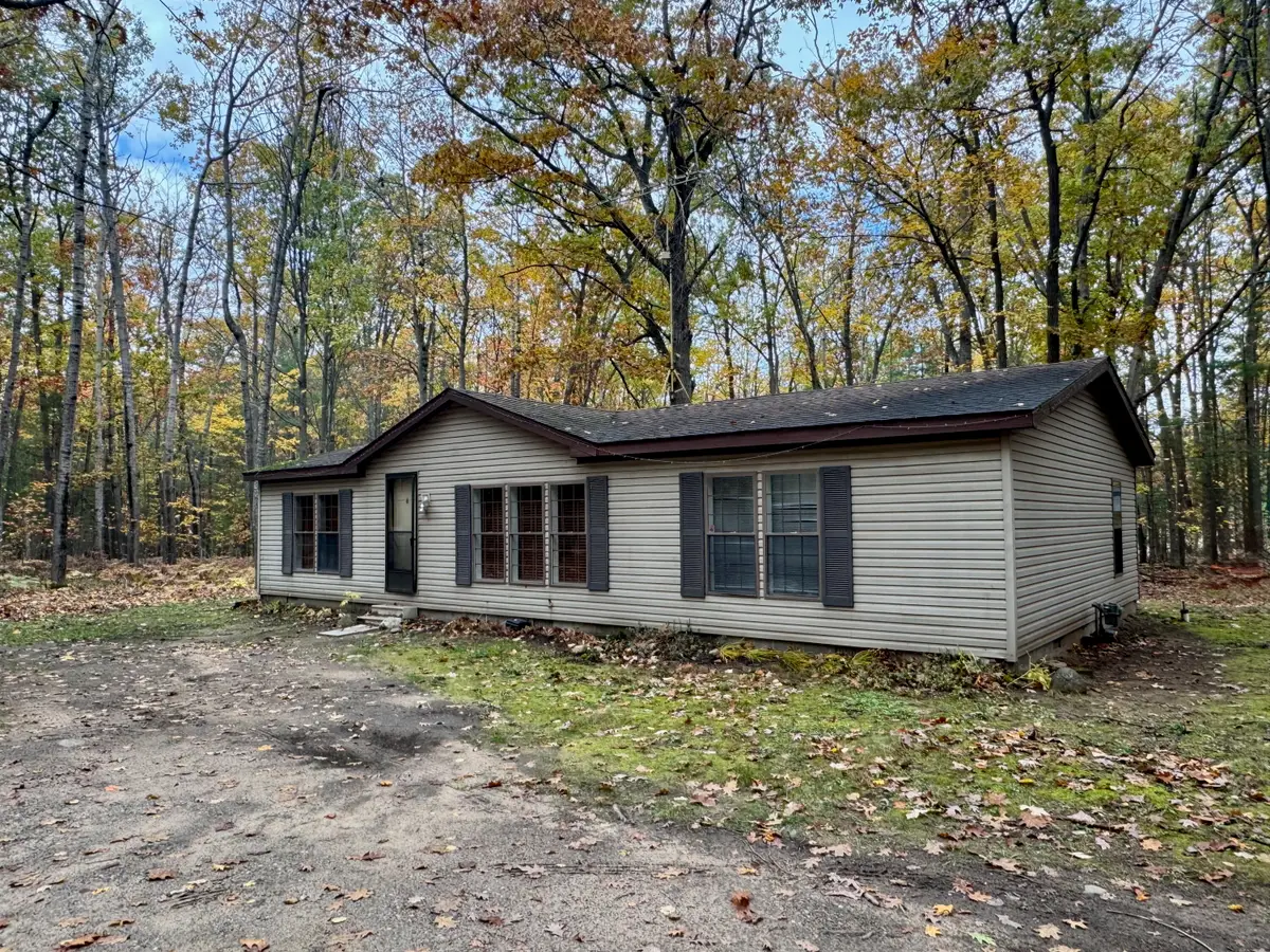 2556 E Mullett Lake Road, Indian River, MI 49749 - Image #1