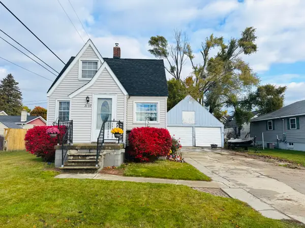 2137 S 5th Avenue, Alpena, MI 49707