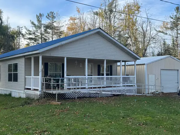 3899 Miami Beach Drive, Cheboygan, MI 49721