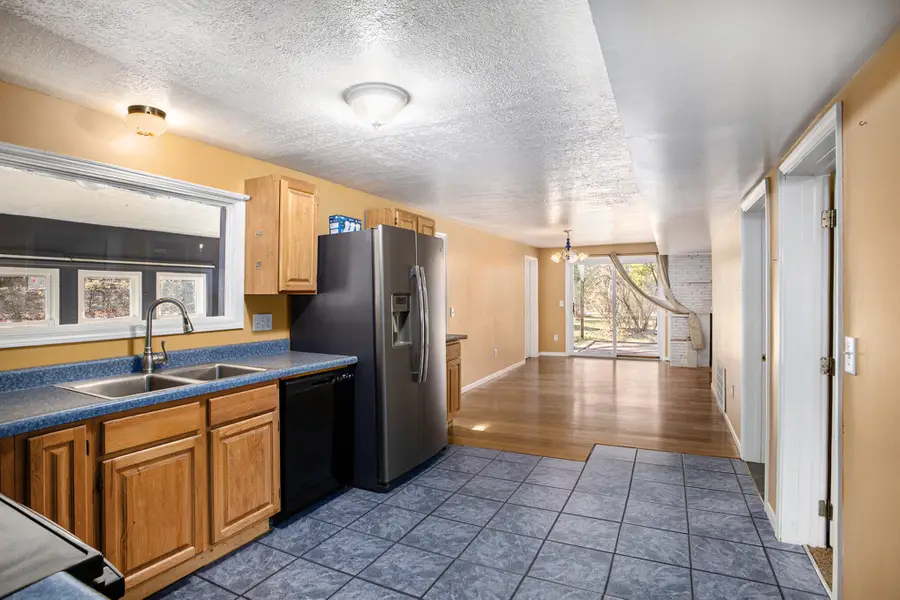 2015 Forest Road, Lansing, MI 48910 - Image #3