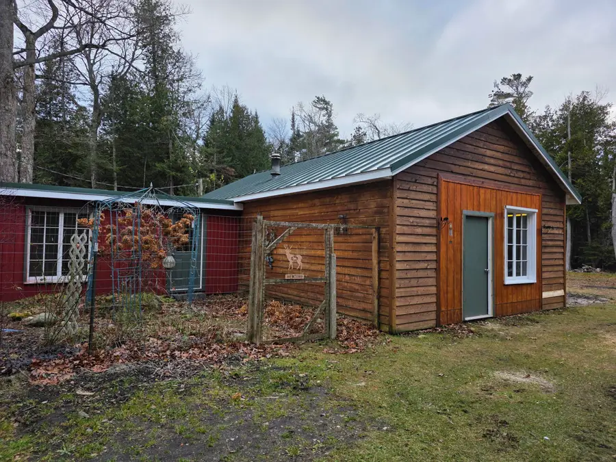 887 Gobles Drive, Pointe Aux Pins, MI 49775 - Image #2