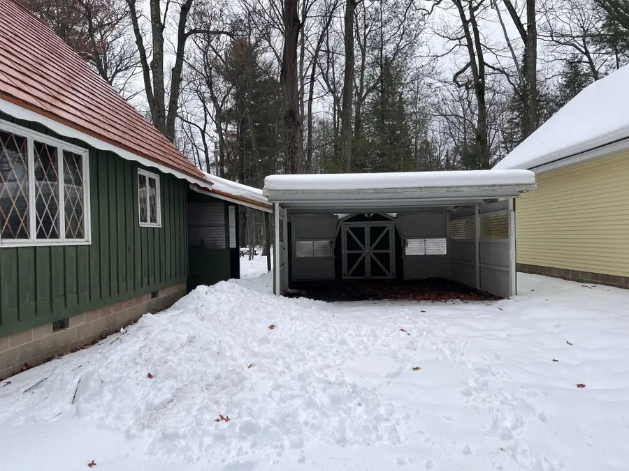 11088 W Higgins Lake Drive, Roscommon, MI 48653 - Image #3